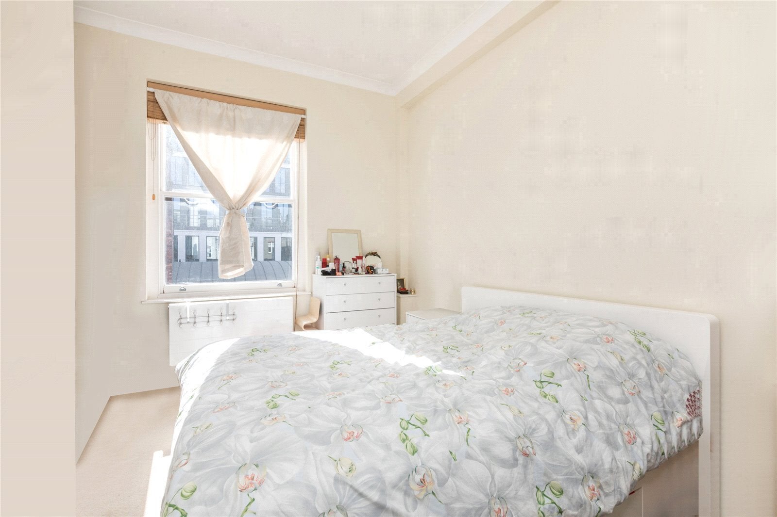Flat Adeline Place in Greater London