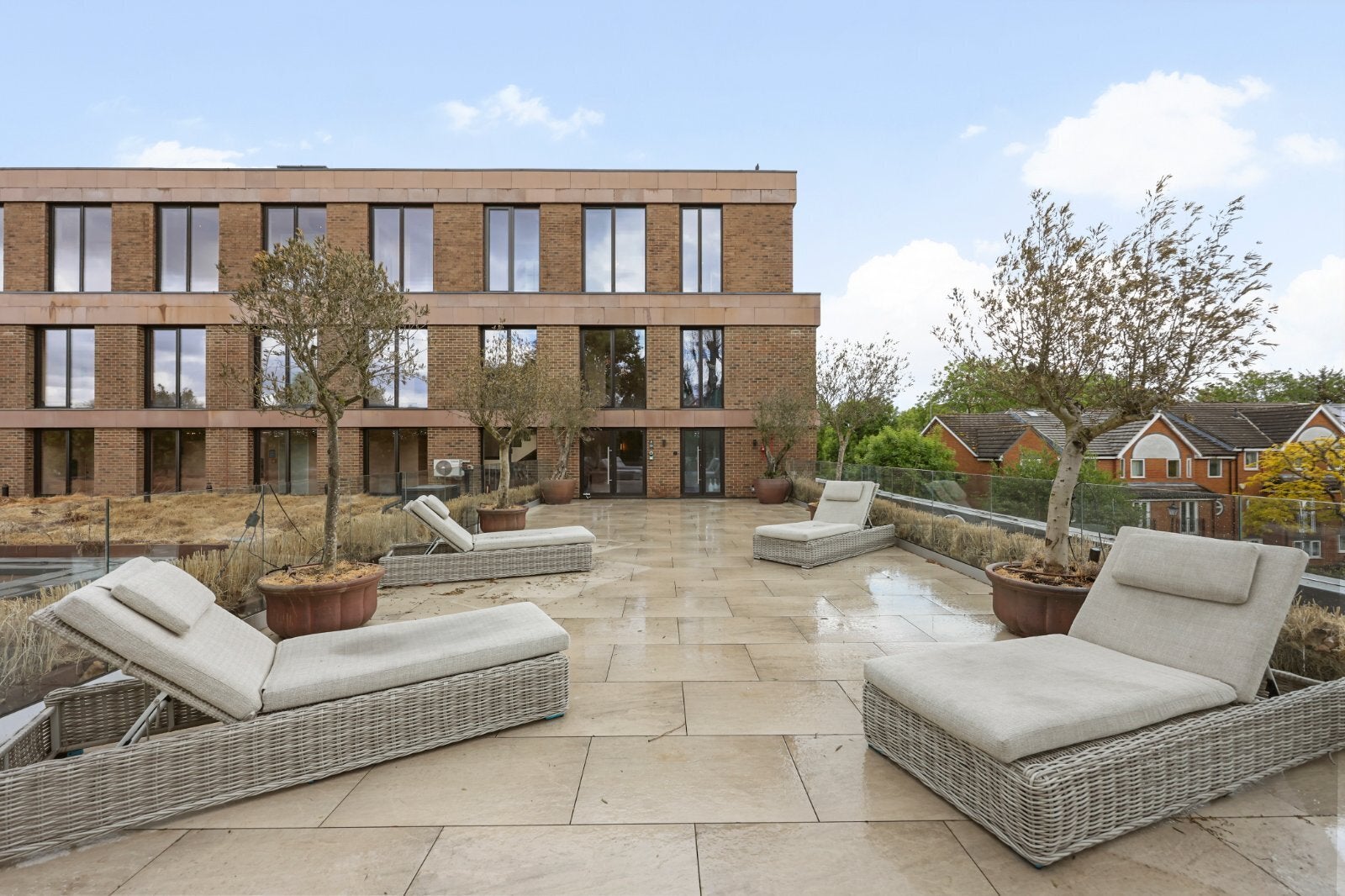 Flat Willesden Lane in Greater London
