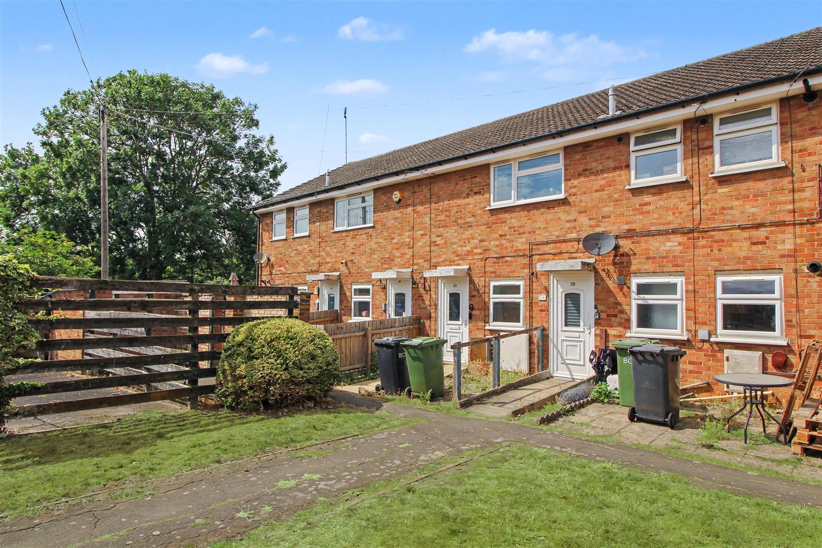 Flat Daniels Road in Little Irchester
