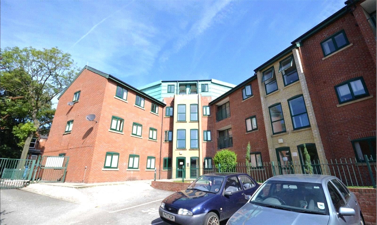 Flat Bowscale Close in Manchester