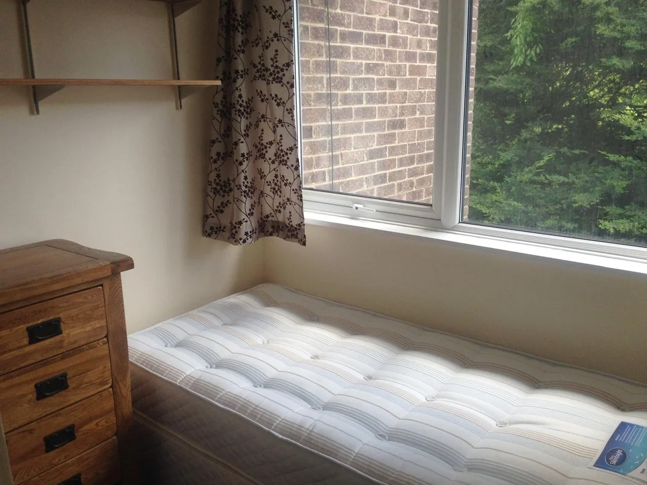 Flat Beaulieu Close in Greater London