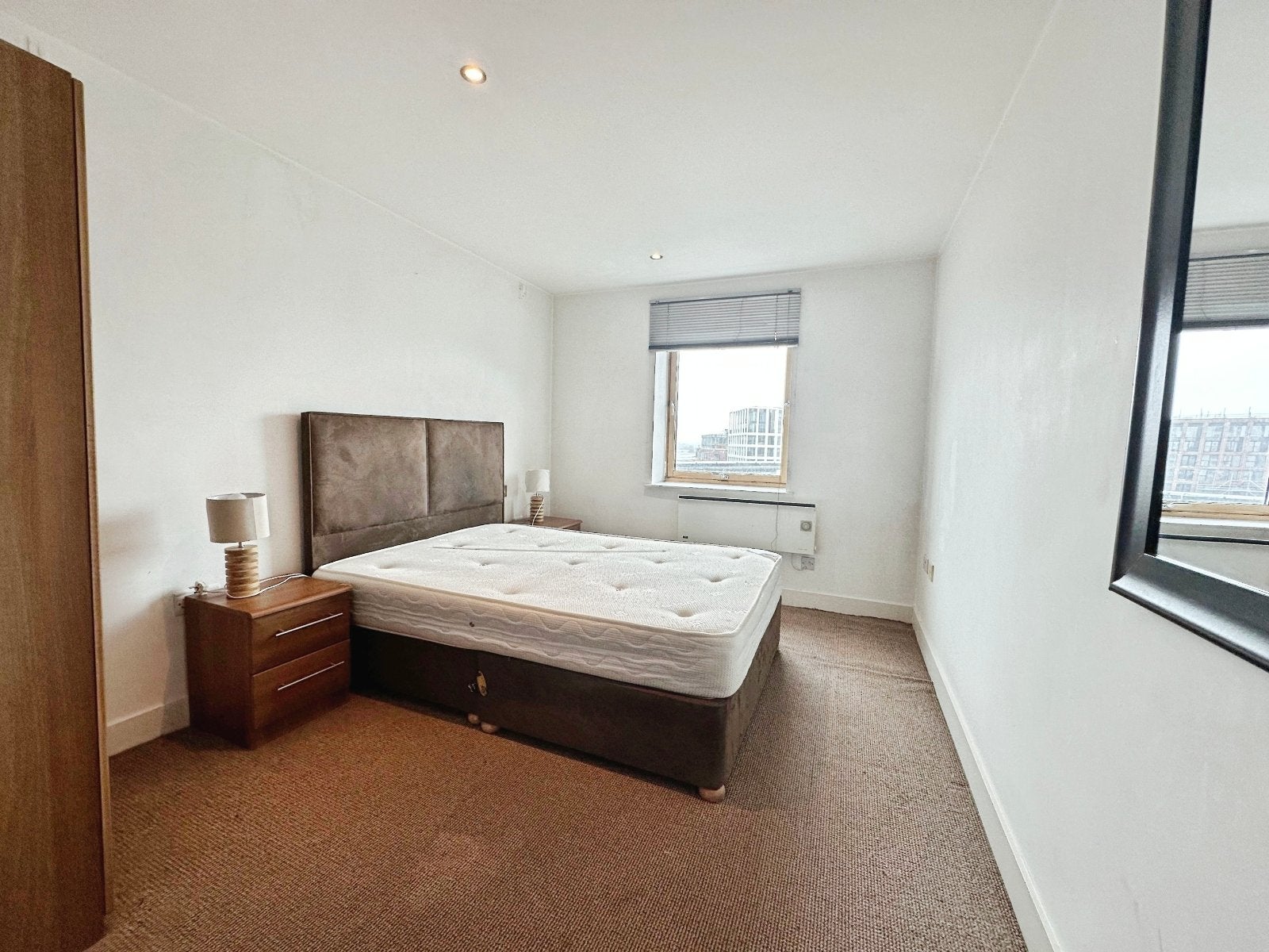 Flat Armouries Drive in Leeds