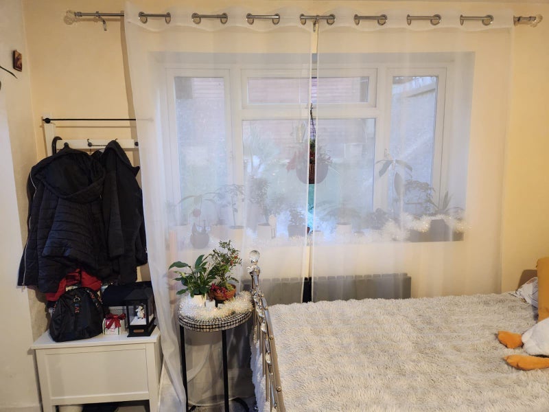 Room Alder Crescent in Poole