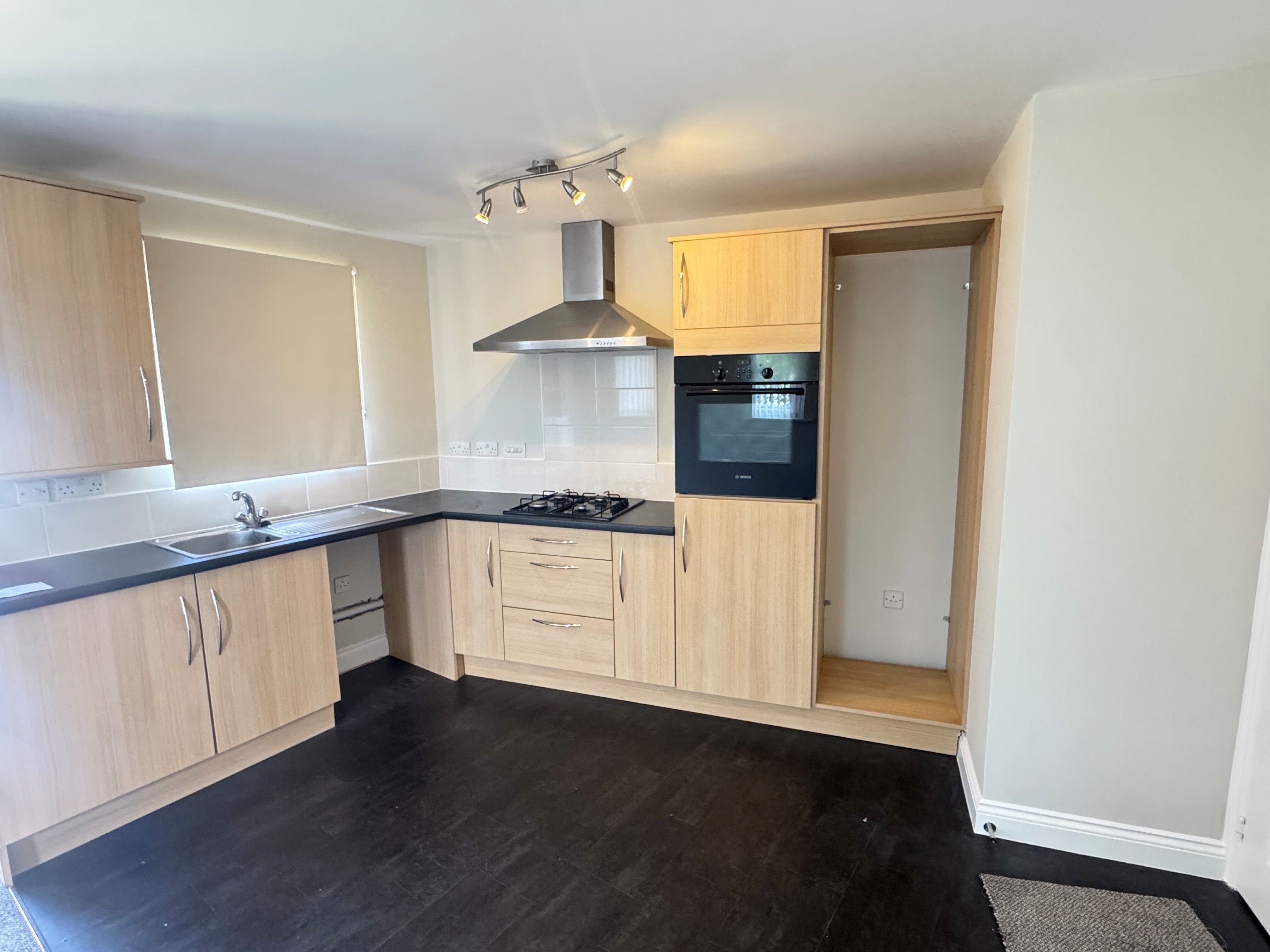 Flat Aldeney Close in Dudley