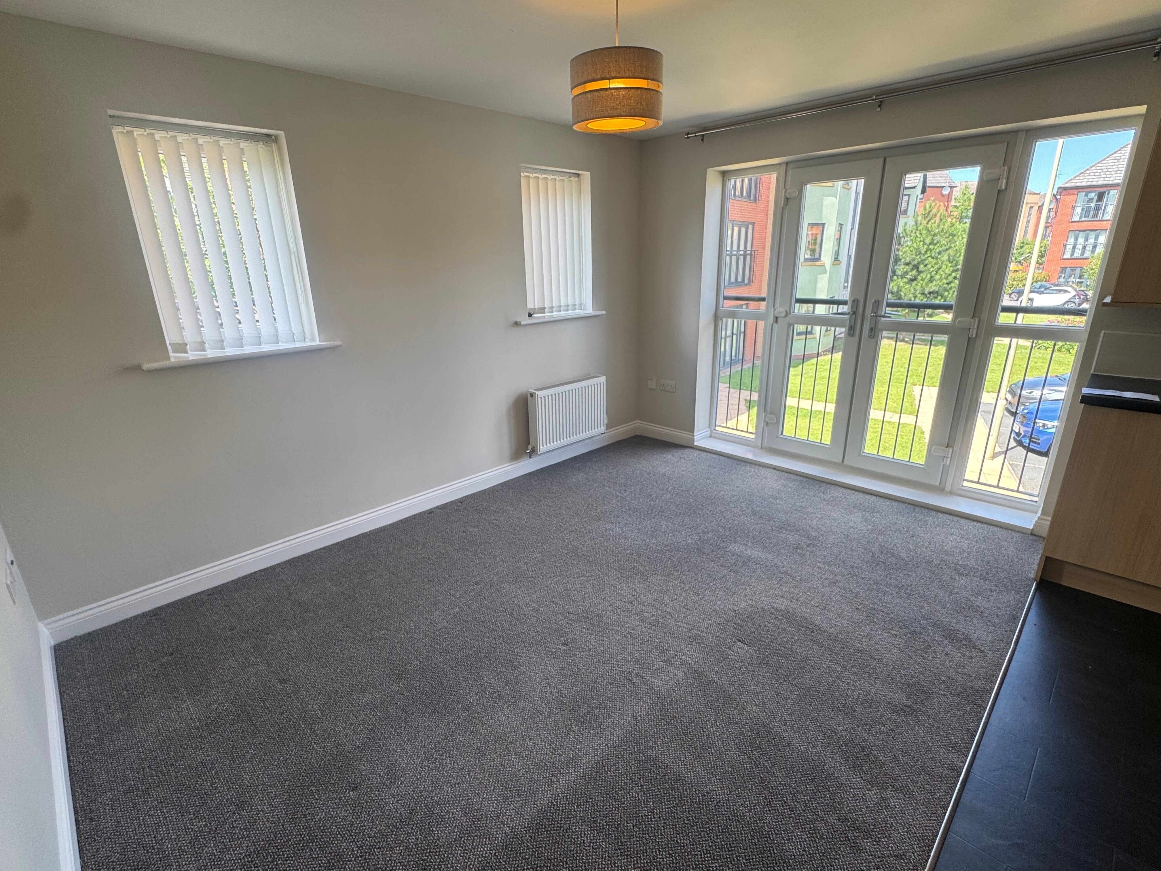 Flat Aldeney Close in Dudley