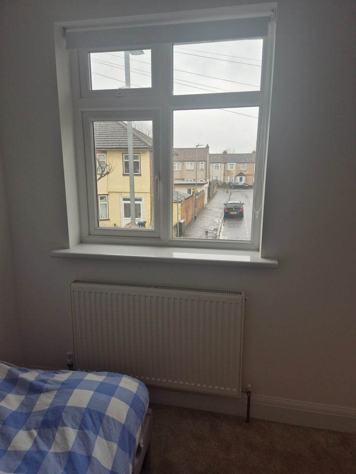 Room Kenneth Road in Greater London