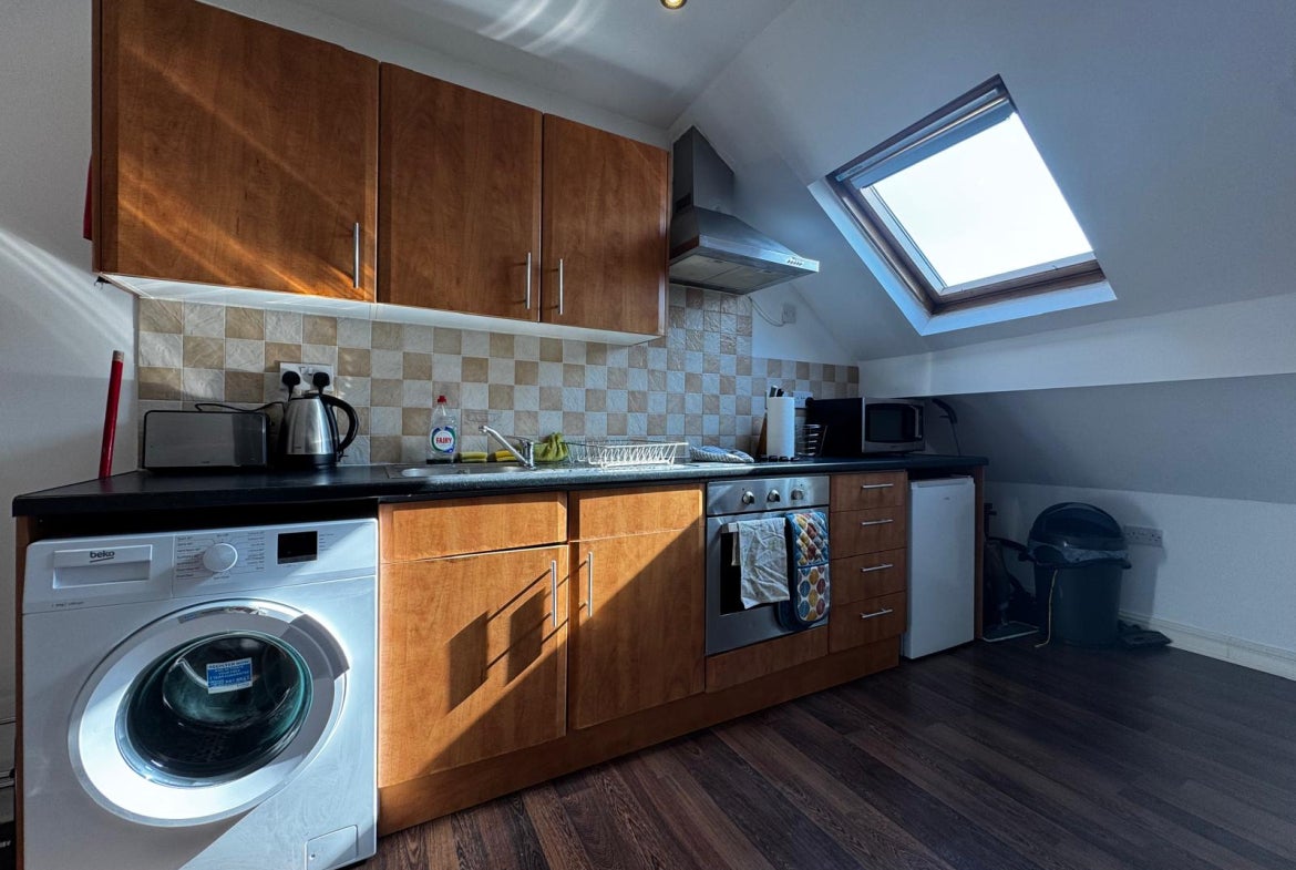 Flat Elford Grove in Leeds