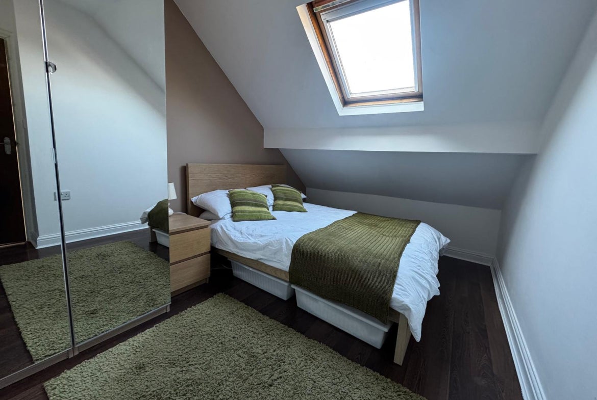 Flat Elford Grove in Leeds