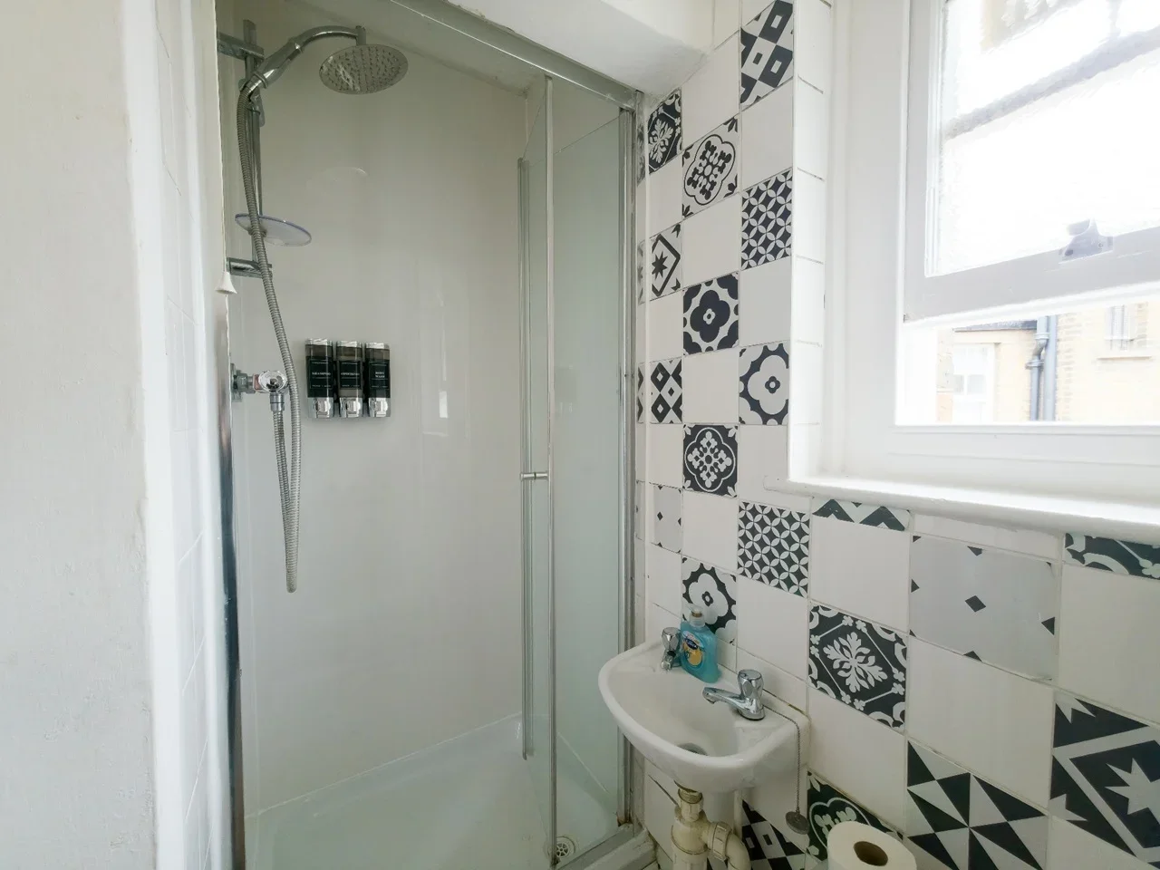 Flat Cressy Place in Greater London