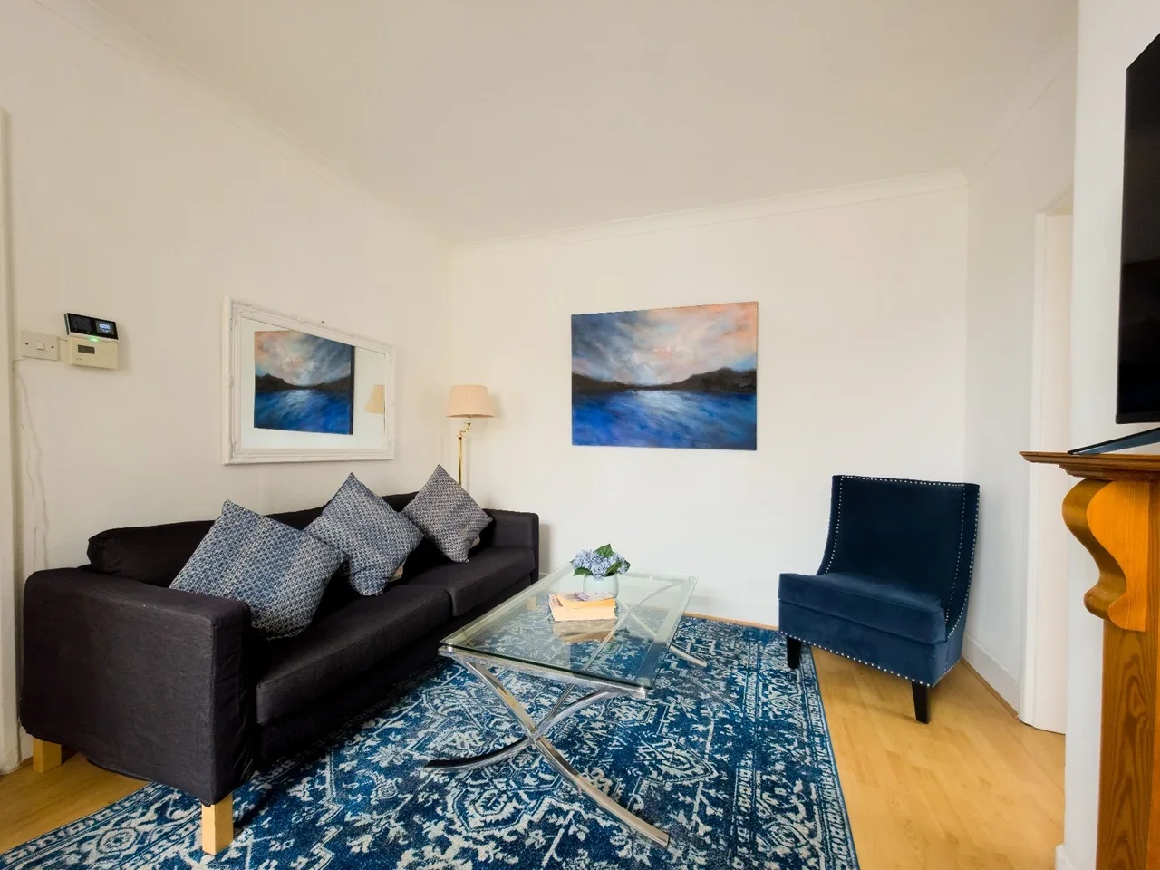 Flat Cressy Place in Greater London