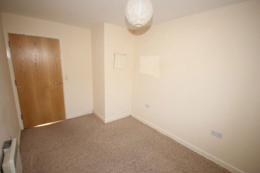 Flat Albert Terrace in Stafford