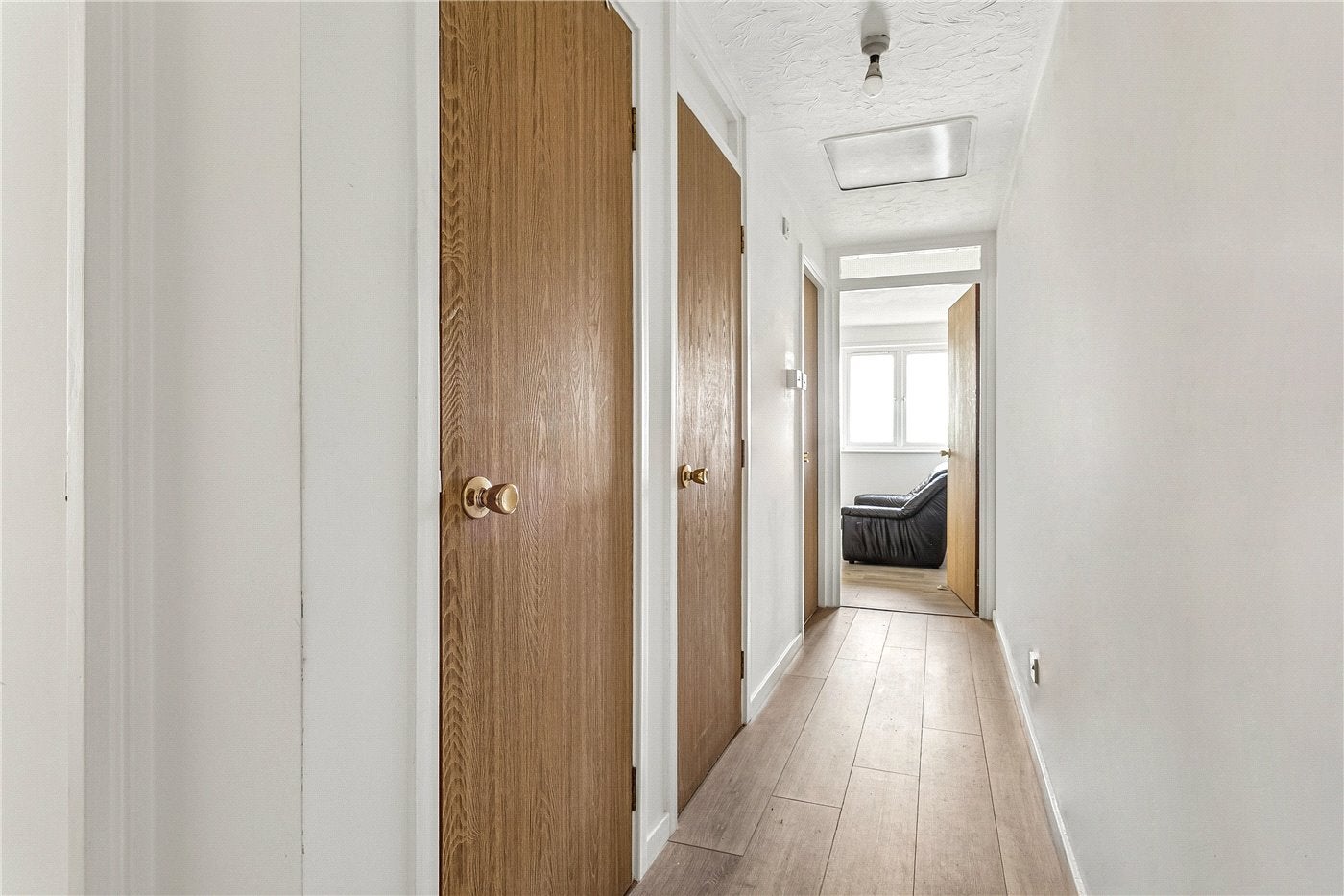 Flat Riverside Close in Greater London