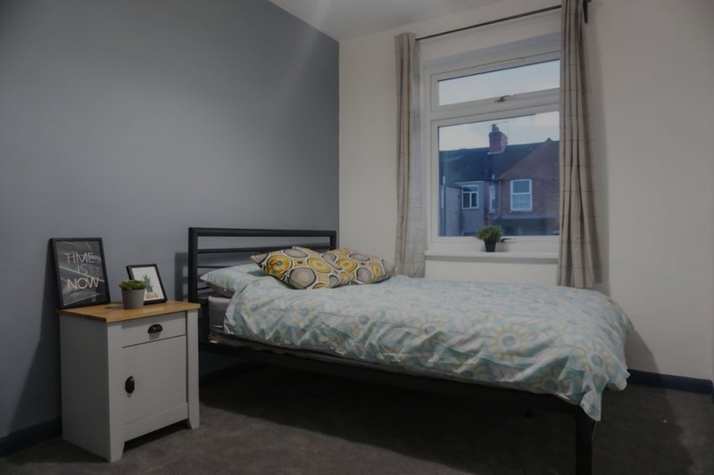 Room Graham Road in Rugby