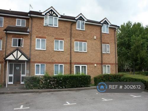 Flat Raven Close in Greater London