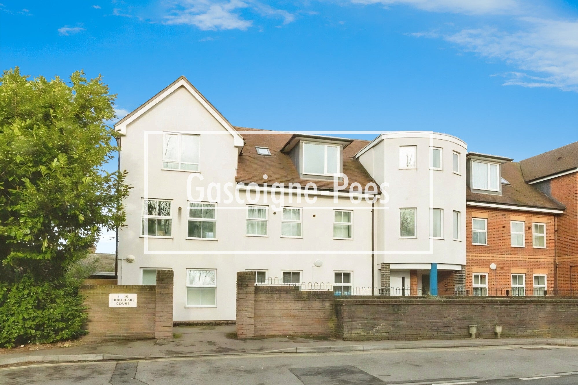Flat Little Victoria Street in Basingstoke and Deane