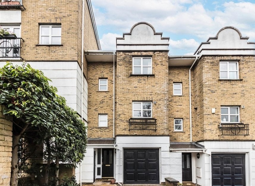 House Wandsworth High Street in Greater London