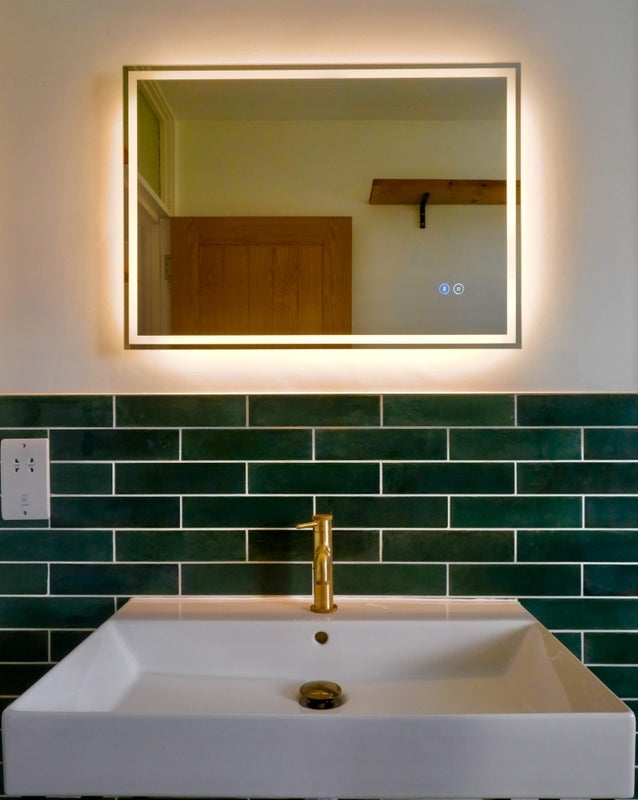 Room Thorburn Square in Greater London