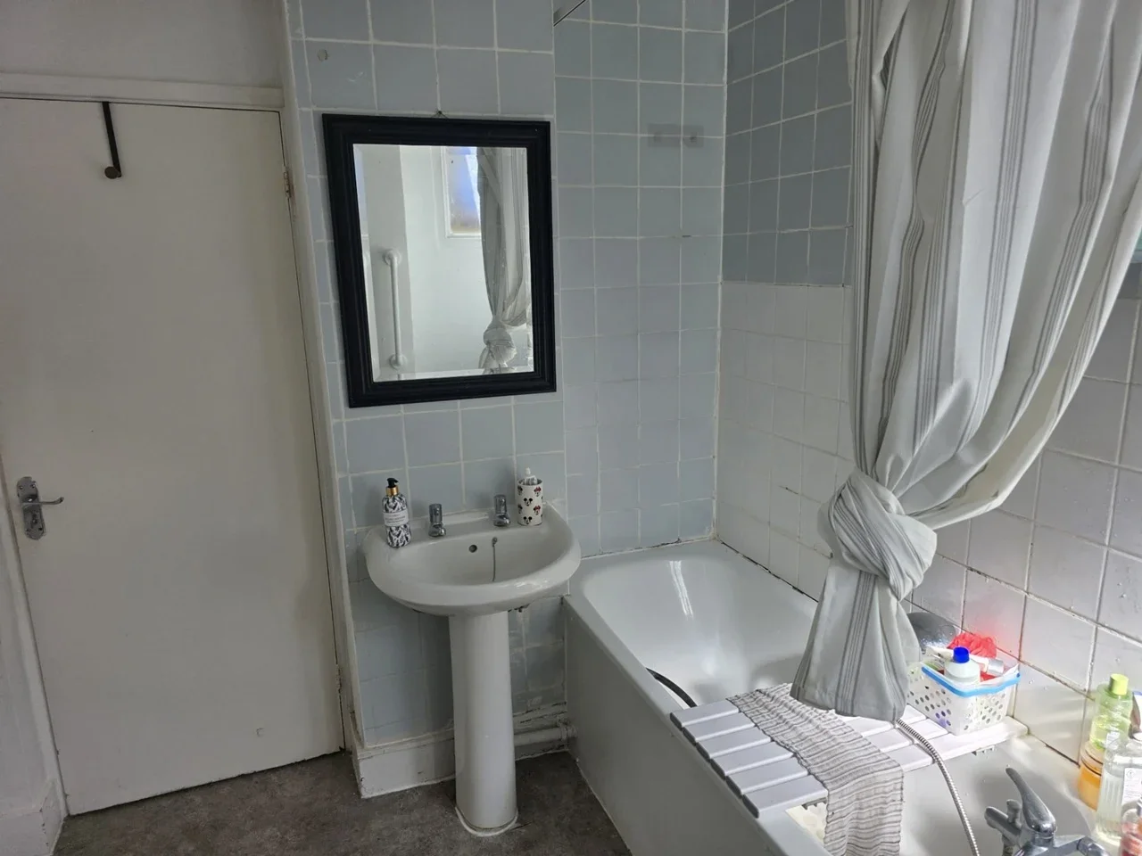 Room Brondesbury Villas in Greater London