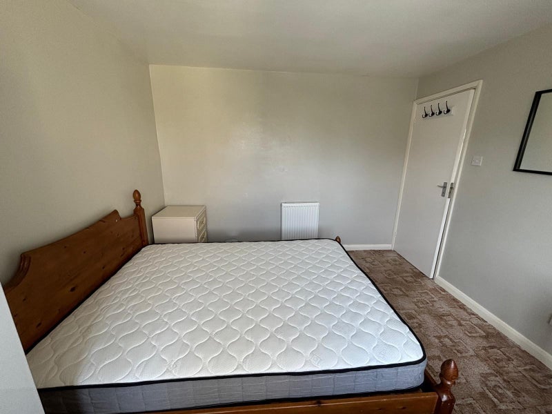 Room West Park Drive in Rotherham