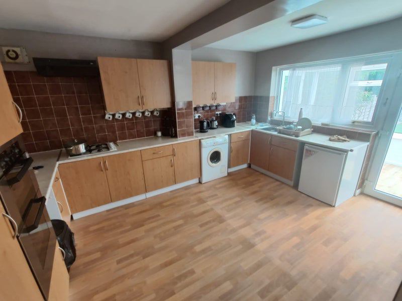Room West Park Drive in Rotherham