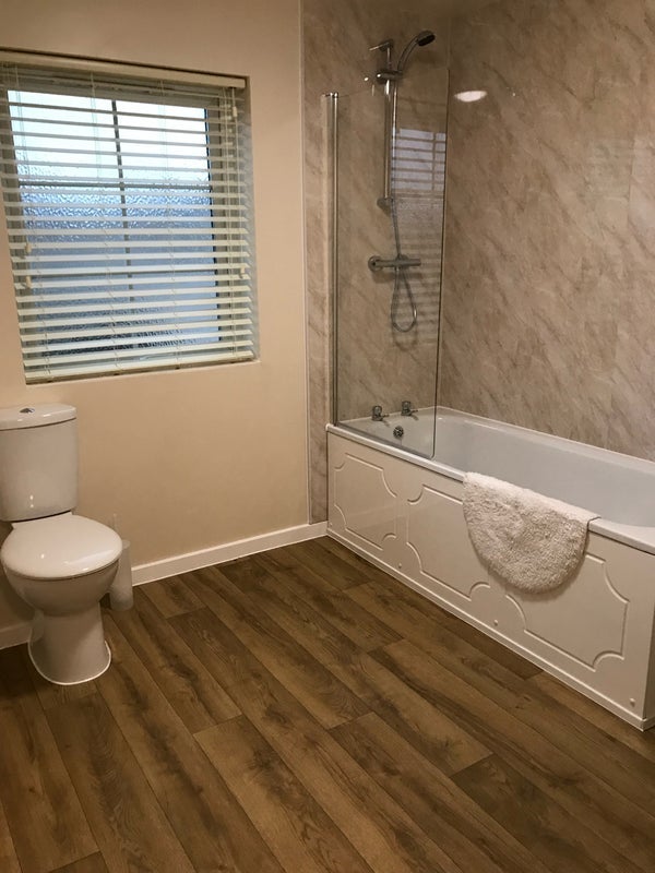 Room Caburn Heights in Crawley