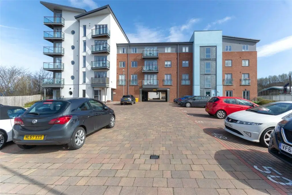 Flat Worsdell Drive in Gateshead