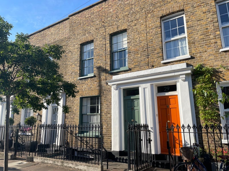 Room Salmon Lane in Greater London