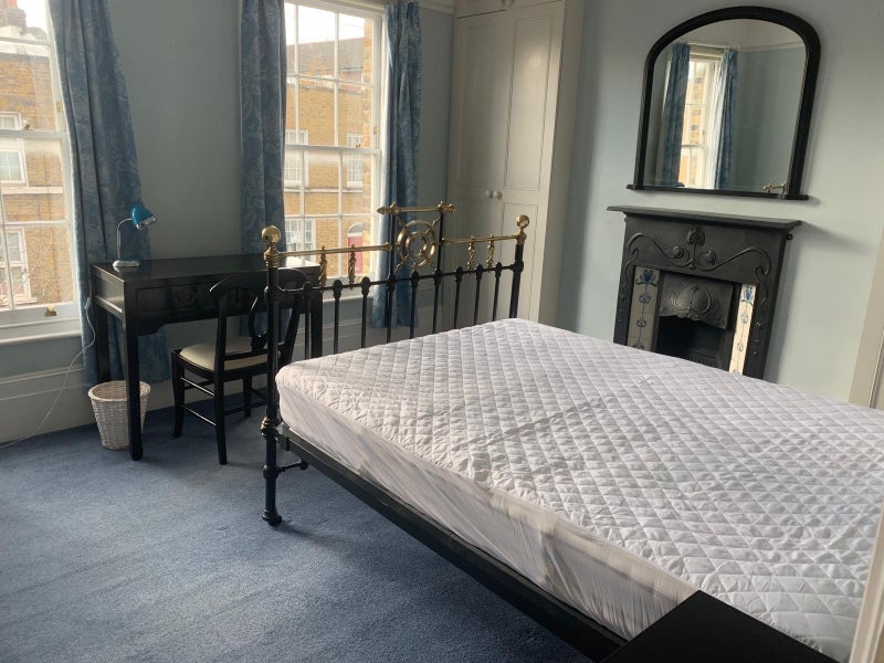 Room Salmon Lane in Greater London