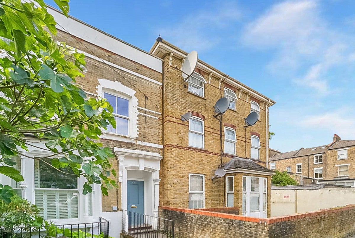 Flat Jenner Road in Greater London