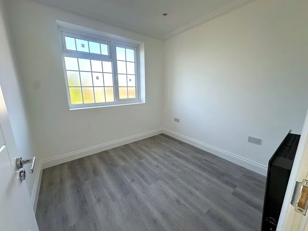 House Tangmere Gardens in Greater London
