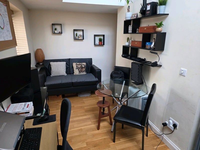 Room Balham High Road in Greater London