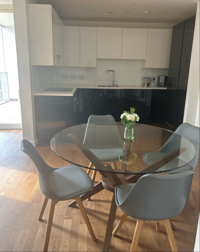 Flat Terry Spinks Place in Greater London