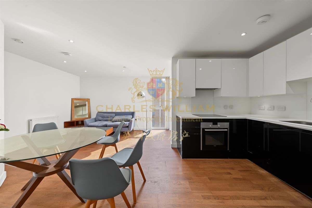 Flat Terry Spinks Place in Greater London