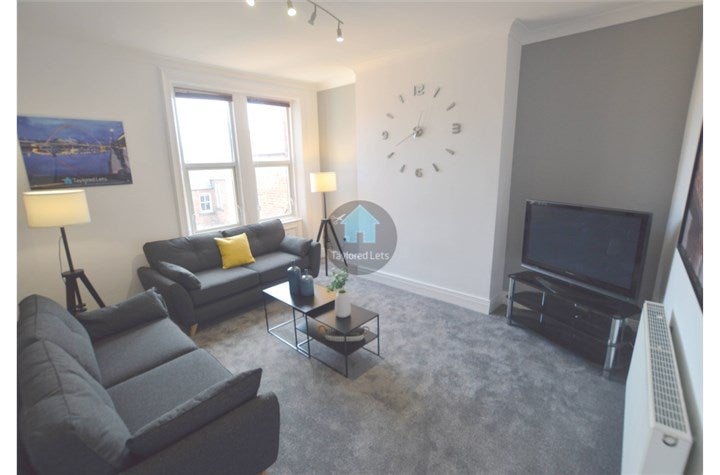 Flat Granville Gardens in Newcastle upon Tyne