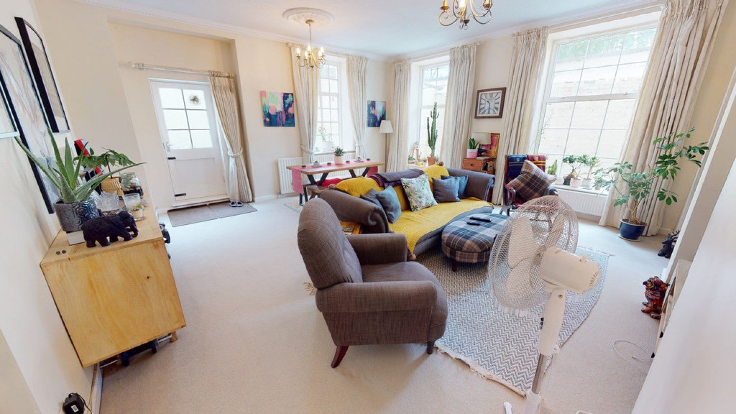 Flat Hatherley Court Road in Cheltenham