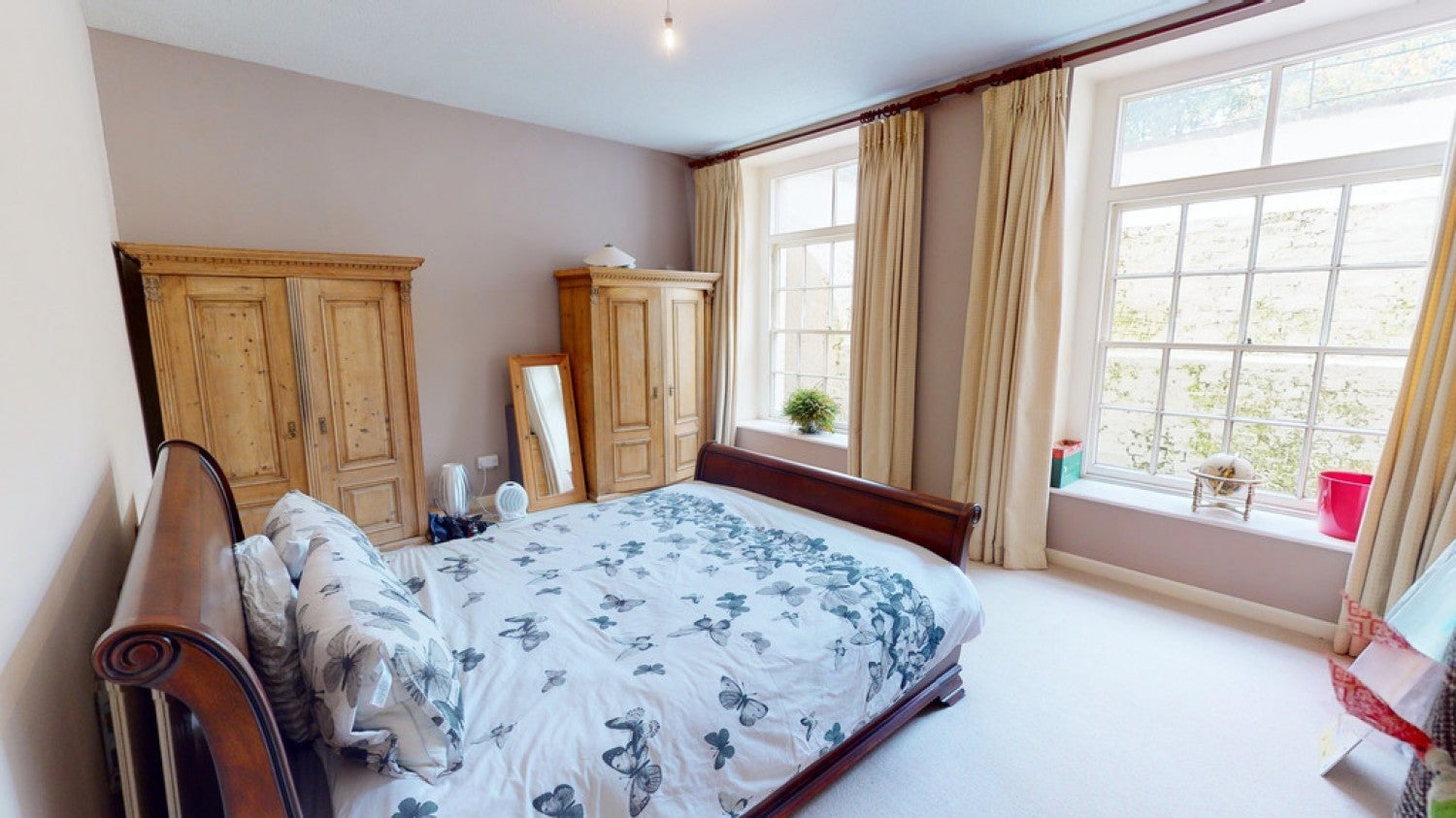 Flat Hatherley Court Road in Cheltenham
