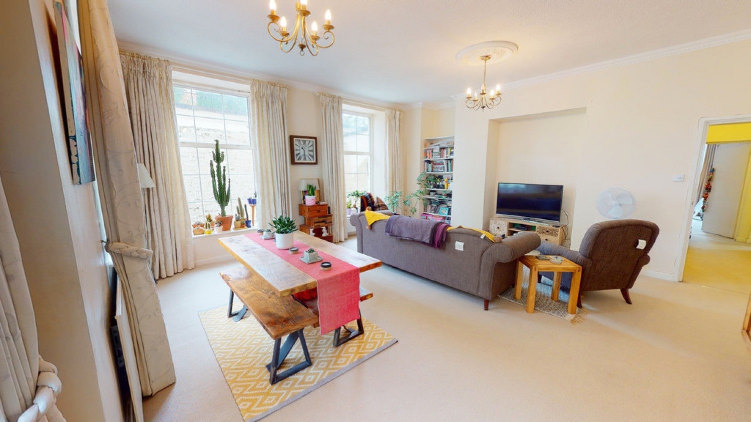 Flat Hatherley Court Road in Cheltenham