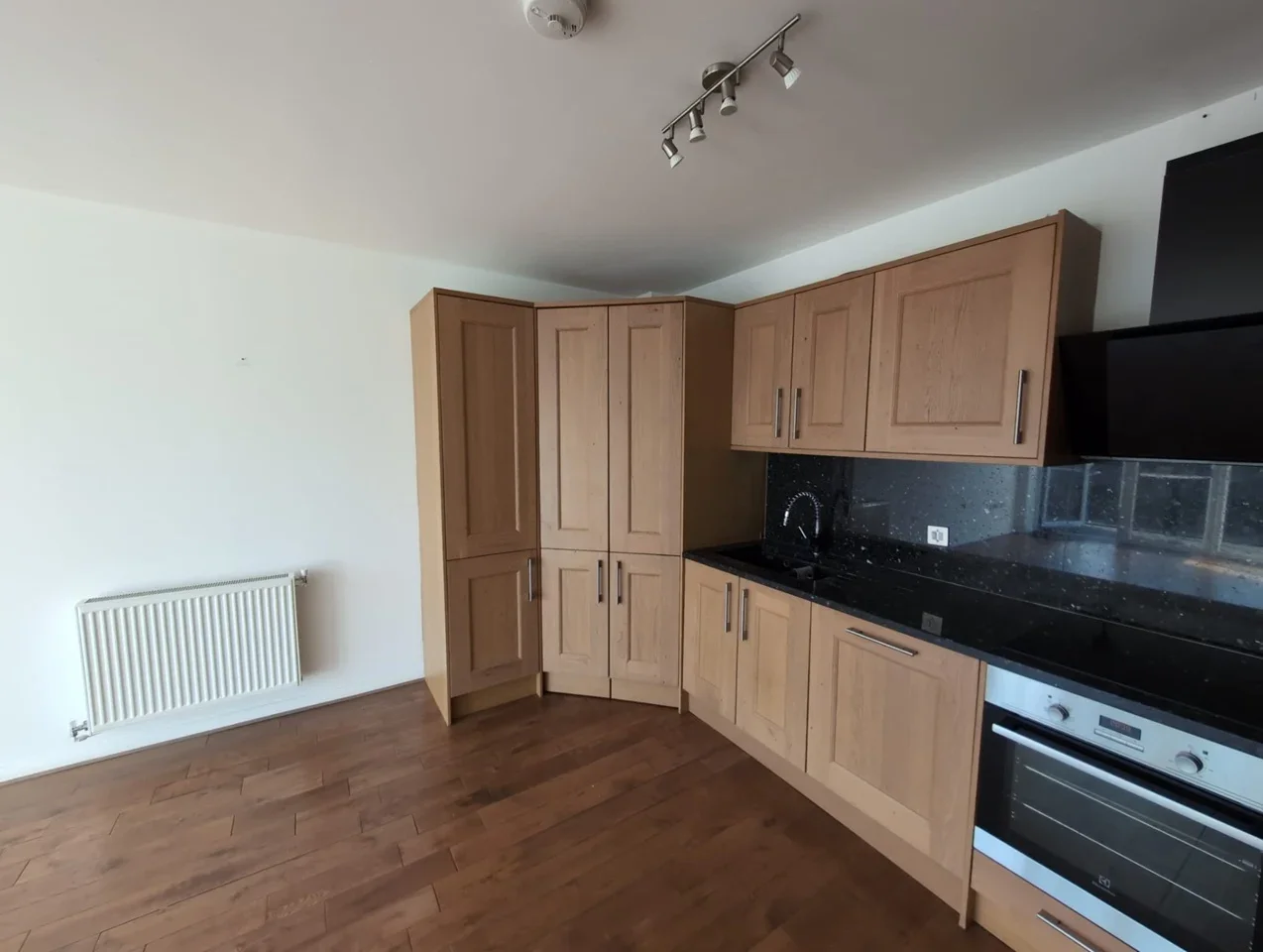 Flat Sterling Road in Greater London