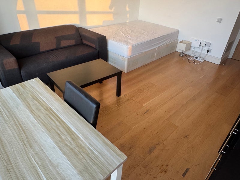 Room Westferry Circus in Greater London