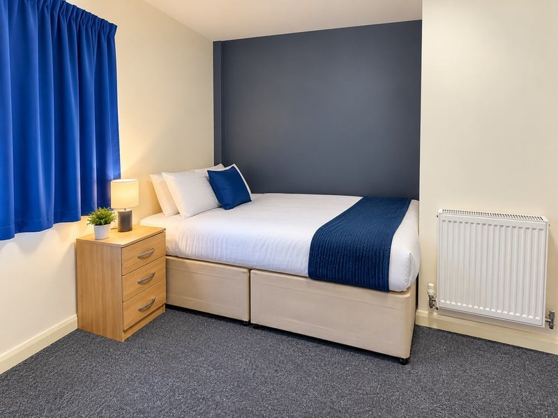 Room Millstone Lane in Leicester