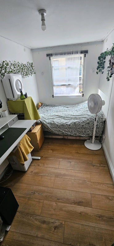 Room Hoxton Street in Greater London