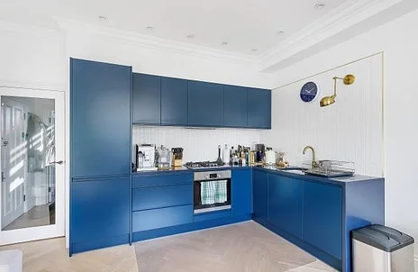 Flat Chatsworth Road in Greater London