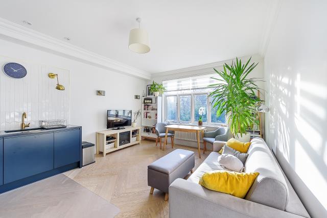Flat Chatsworth Road in Greater London