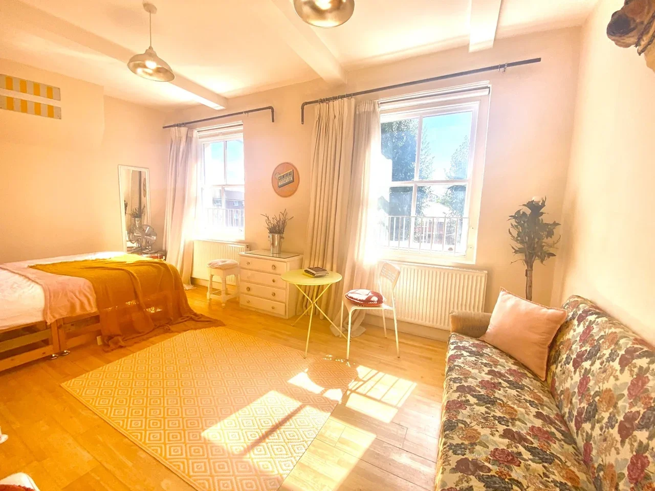 Flat Bay Court in Greater London