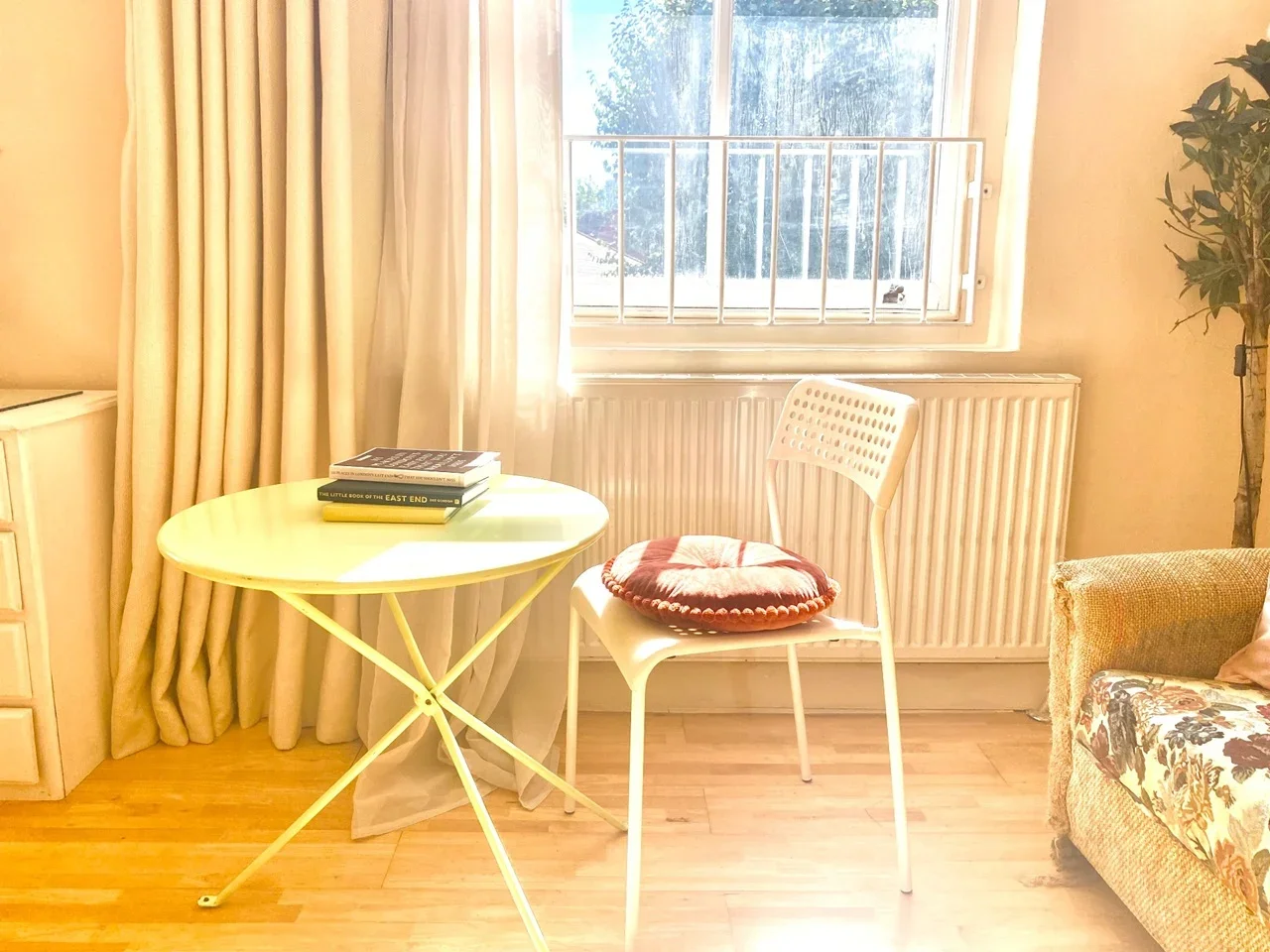 Flat Bay Court in Greater London