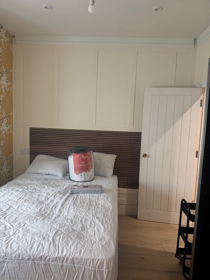 Room Belmont Road in Greater London