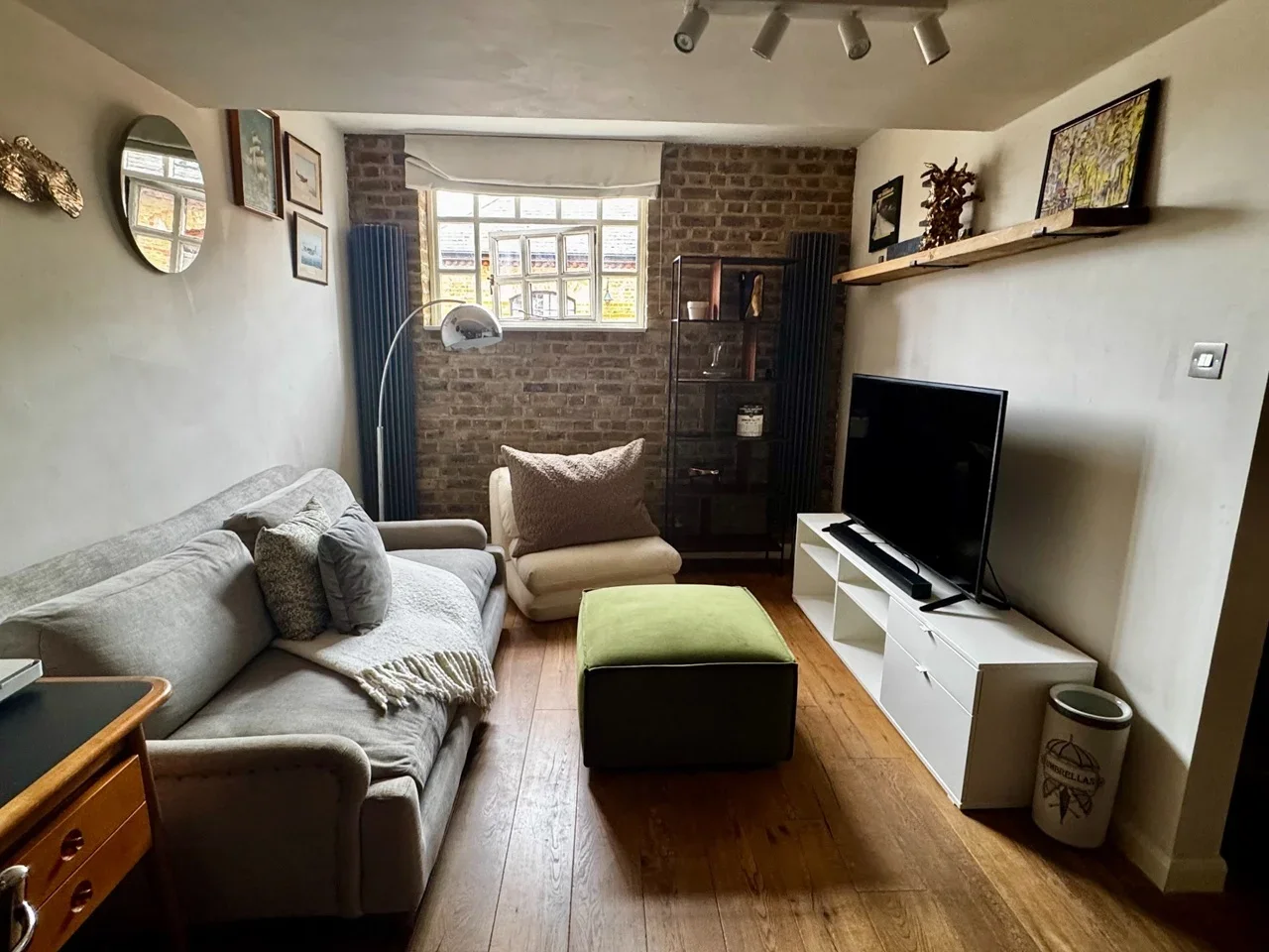 Flat Warriner Gardens in Greater London