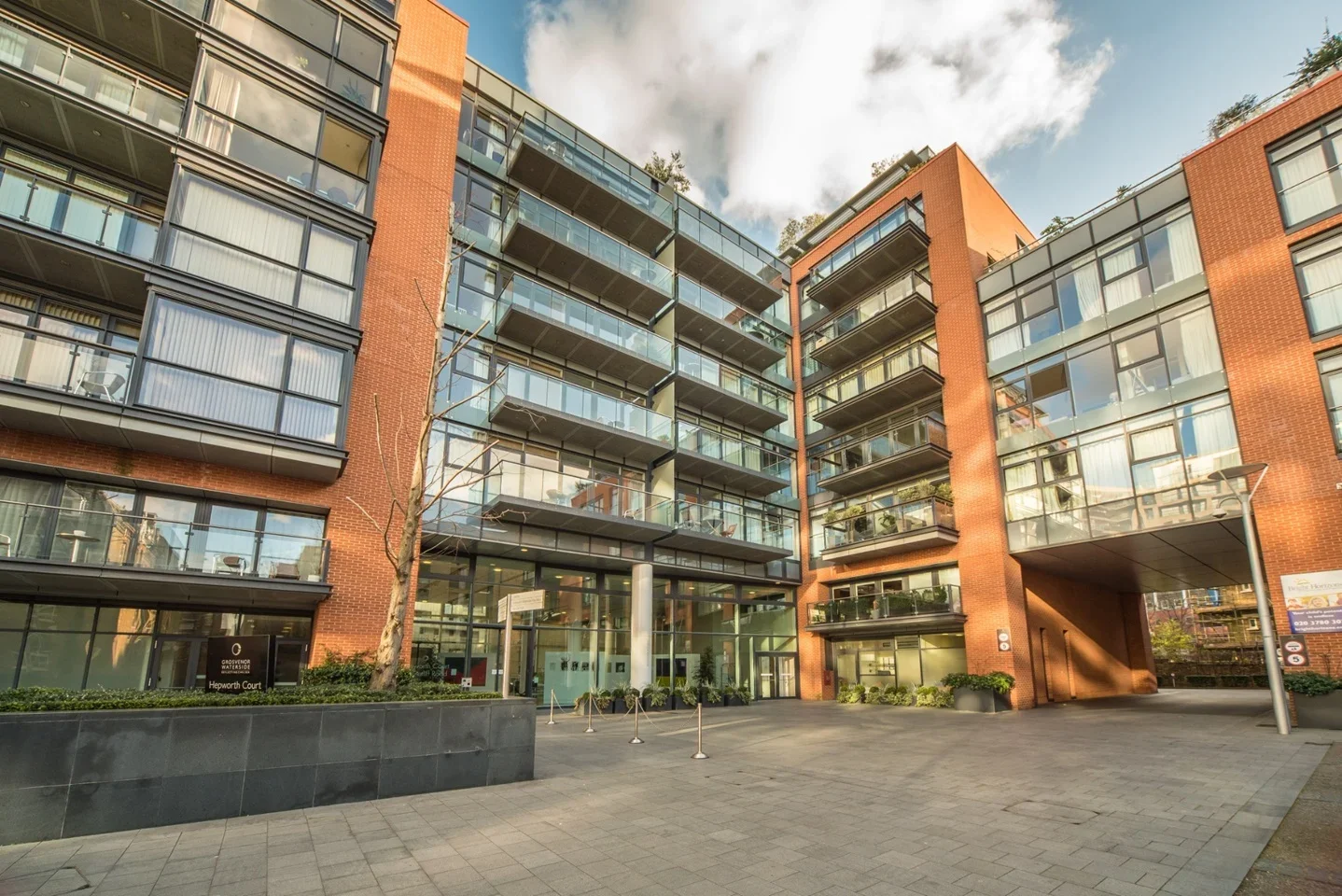 Flat Gatliff Road in City of Westminster