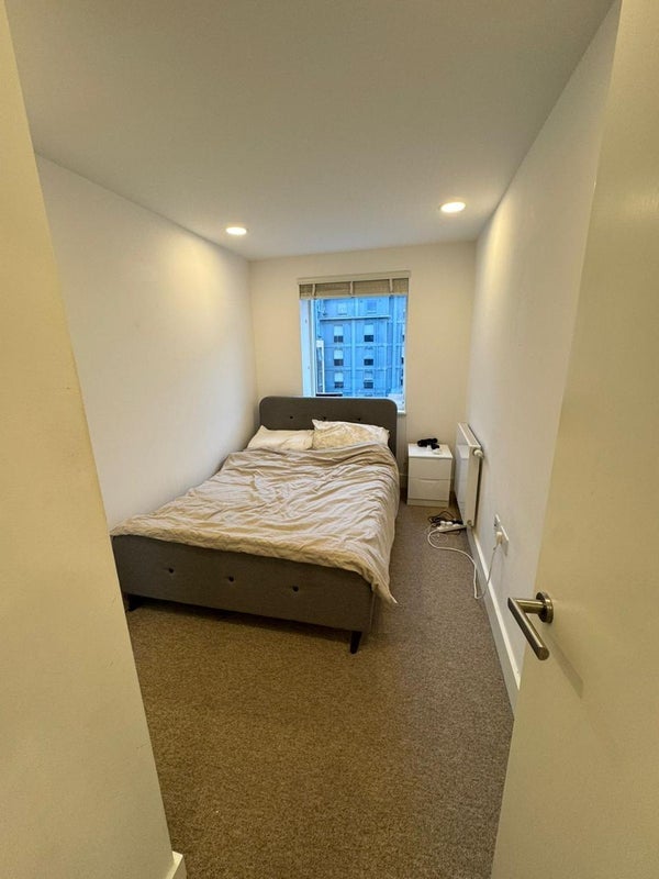 Flat Market Road in Greater London