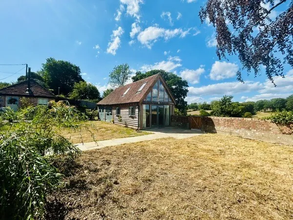 Flat Ludpit Lane in Rother